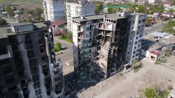 Folgen Des Krieges Zerstörtes Wohnhaus Borodjanka Ukraine — Stockvideo