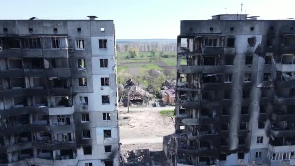 Konsekvenser Krigen Ødelagt Beboelsesejendom Borodyanka Ukraine – Stock-video