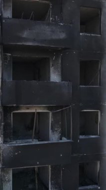 Ukrayna 'nın Kyiv bölgesindeki Borodyanka' daki harabe konut binası