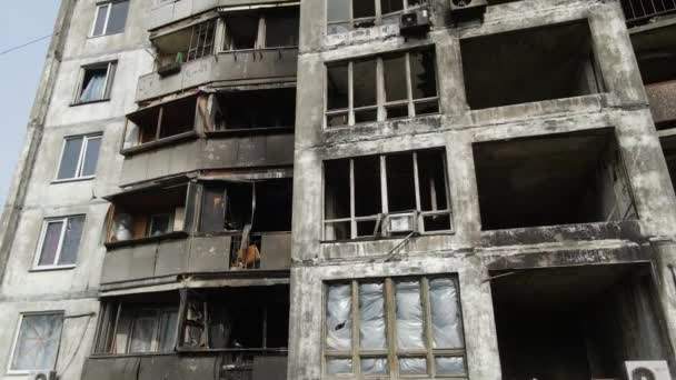 Καμένο Και Κατεστραμμένο Σπίτι Στο Κίεβο Ουκρανία — Αρχείο Βίντεο