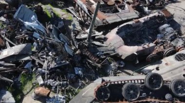 Ukrayna 'daki savaş - Bucha' daki askeri donanım yok edildi