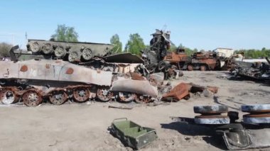 Ukrayna 'daki savaş - Bucha' daki askeri donanım yok edildi