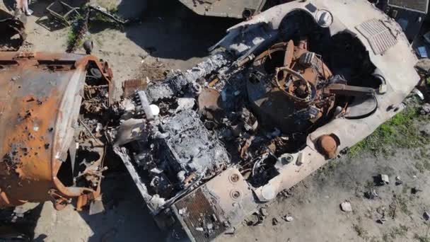 Wojna Ukrainie Zniszczony Sprzęt Wojskowy Bucha — Wideo stockowe