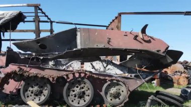 Ukrayna 'daki savaş - Bucha' daki askeri donanım yok edildi