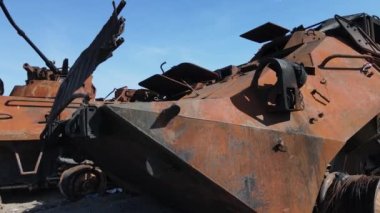 Ukrayna 'daki savaş - Bucha' daki askeri donanım yok edildi