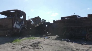 Ukrayna 'daki savaş - Bucha' daki askeri donanım yok edildi