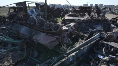 Ukrayna 'daki savaş - Bucha' daki askeri donanım yok edildi