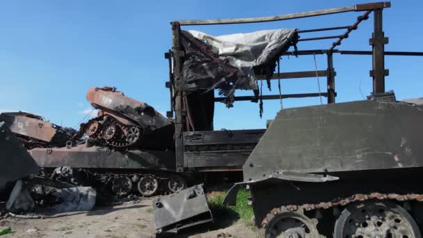 Krig Ukraina Förstörd Militär Hårdvara Bucha — Stockvideo