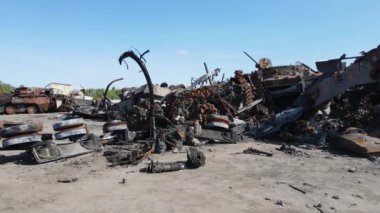 Ukrayna 'daki savaş - Bucha' daki askeri donanım yok edildi