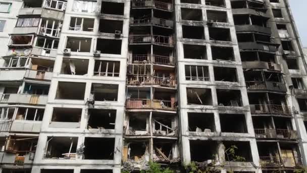 Ukrayna Savaş Kyiv Yanmış Yıkılmış Evler — Stok video