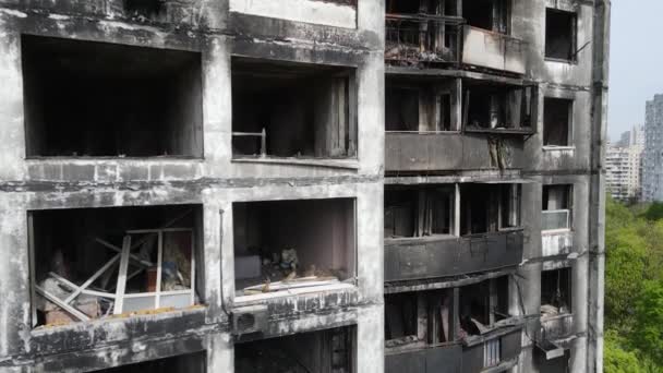 우크라이나 에서의 키예프에서 불타서 파괴된 — 비디오