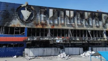 Bucha, Ukrayna 'da savaştan zarar görmüş bir alışveriş merkezi.