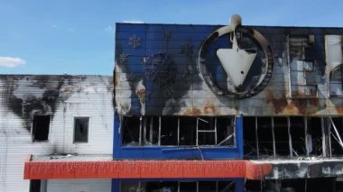 Bucha, Ukrayna 'da savaştan zarar görmüş bir alışveriş merkezi.