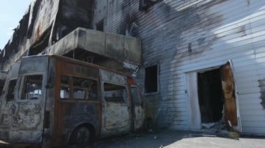 Bucha, Ukrayna 'da savaştan zarar görmüş bir alışveriş merkezi.