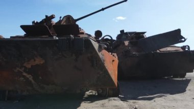 Ukrayna 'daki savaş - Bucha' daki askeri donanım yok edildi