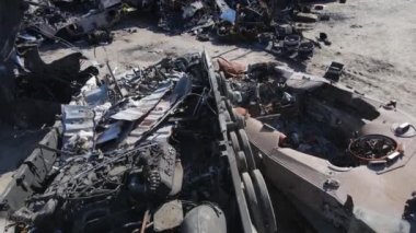 Ukrayna 'daki savaş - Bucha' daki askeri donanım yok edildi