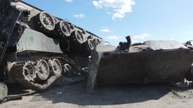 Ukrayna 'daki savaş - Bucha' daki askeri donanım yok edildi