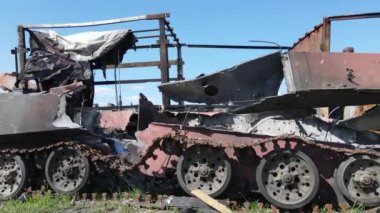 Ukrayna 'daki savaş - Bucha' daki askeri donanım yok edildi
