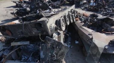 Ukrayna 'daki savaş - Bucha' daki askeri donanım yok edildi