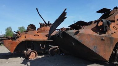 Ukrayna 'daki savaş - Bucha' daki askeri donanım yok edildi