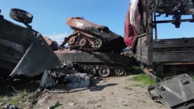 Ukrayna 'daki savaş - Bucha' daki askeri donanım yok edildi