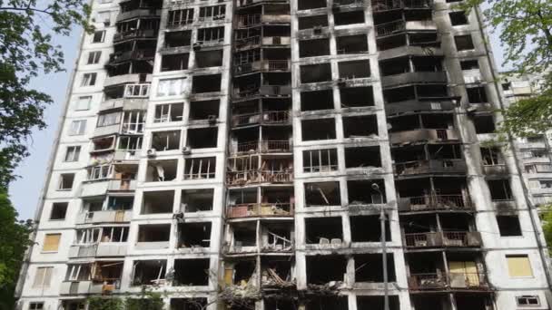 Война Украине Сожженный Разрушенный Дом Киеве — стоковое видео