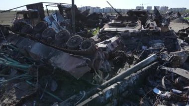 Ukrayna 'daki savaş - Bucha' daki askeri donanım yok edildi