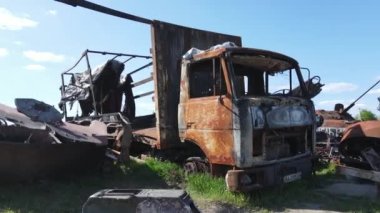 Ukrayna 'daki savaş - Bucha' daki askeri donanım yok edildi