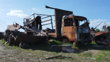 Ukrayna 'daki savaş - Bucha' daki askeri donanım yok edildi