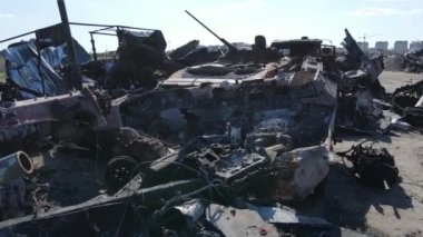 Ukrayna 'daki savaş - Bucha' daki askeri donanım yok edildi