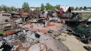 Ukrayna 'daki savaş - Bucha' daki askeri donanım yok edildi