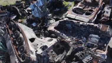 Ukrayna 'daki savaş - Bucha' daki askeri donanım yok edildi