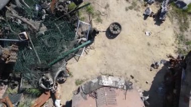 Ukrayna 'daki savaş - Bucha' daki askeri donanım yok edildi