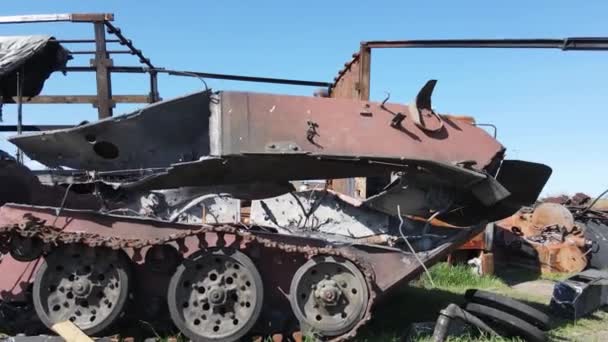 Krig Ukraina Förstörd Militär Hårdvara Bucha — Stockvideo