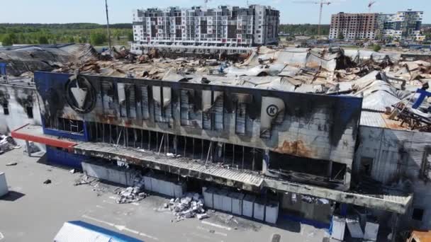 Verticale Video Van Een Verwoest Gebouw Van Een Winkelcentrum Bucha — Stockvideo