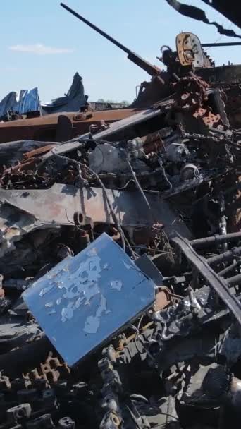 Вертикальное Видео Уничтоженной Военной Техники Буча Украина — стоковое видео