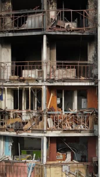 Video Verticale Una Casa Bruciata Distrutta Kiev Ucraina — Video Stock