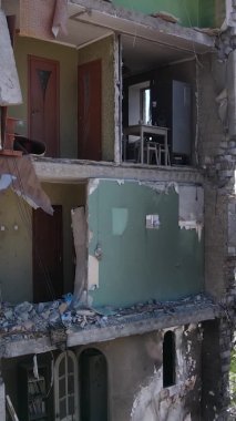 Borodyanka, Ukrayna 'da yıkılmış bir binanın dikey videosu