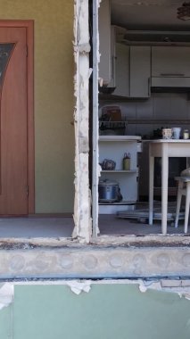 Borodyanka, Ukrayna 'da yıkılmış bir binanın dikey videosu