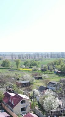 Borodyanka, Ukrayna 'da yıkılmış bir binanın dikey videosu