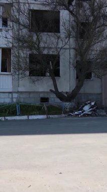 Borodyanka, Ukrayna 'da yıkılmış bir binanın dikey videosu
