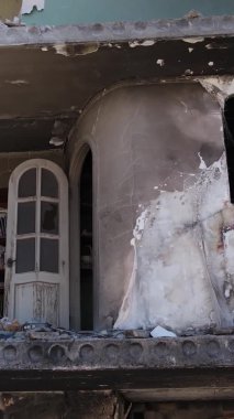 Borodyanka, Ukrayna 'da yıkılmış bir binanın dikey videosu