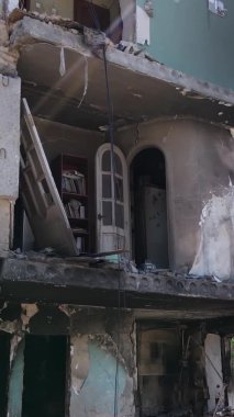 Borodyanka, Ukrayna 'da yıkılmış bir binanın dikey videosu