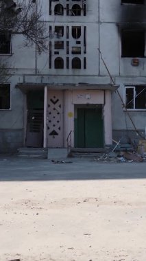 Borodyanka, Ukrayna 'da yıkılmış bir binanın dikey videosu