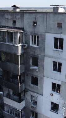 Borodyanka, Ukrayna 'da yıkılmış bir binanın dikey videosu