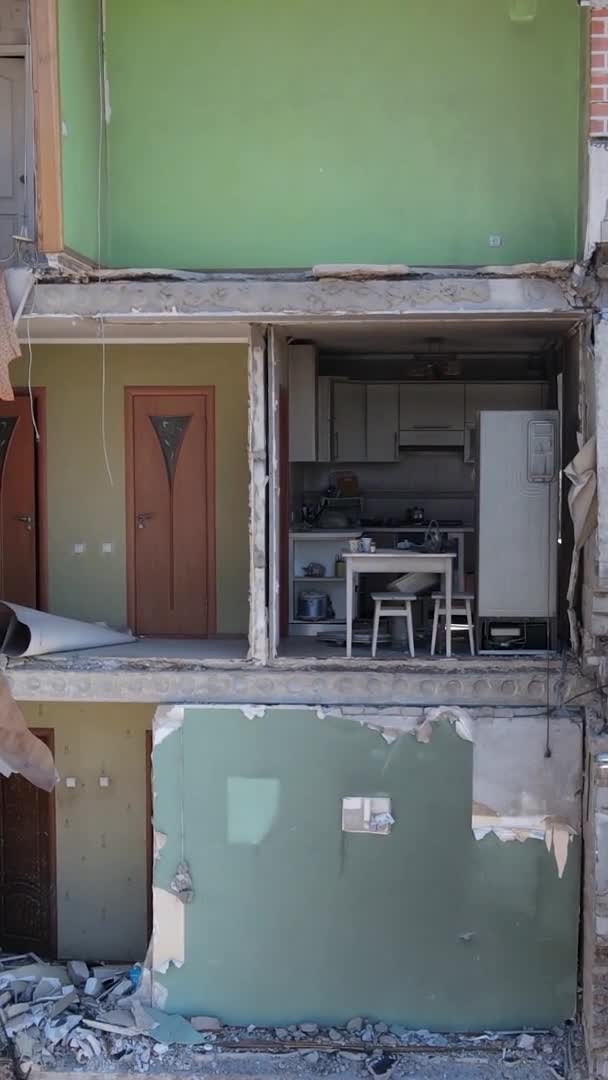Pionowe Wideo Zniszczonego Budynku Borodyance Ukraina — Wideo stockowe