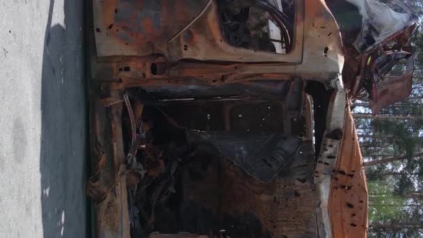 Függőleges Videó Lerombolt Meglőtt Autók Város Irpin Ukrajna — Stock videók