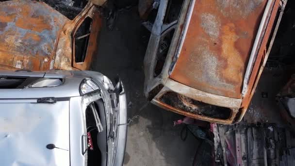 Vertikales Video Zerstörter Und Erschossener Autos Der Stadt Irpin Ukraine — Stockvideo