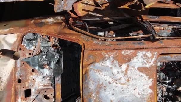 Pionowe Wideo Zniszczone Zastrzelone Samochody Mieście Irpin Ukraina — Wideo stockowe