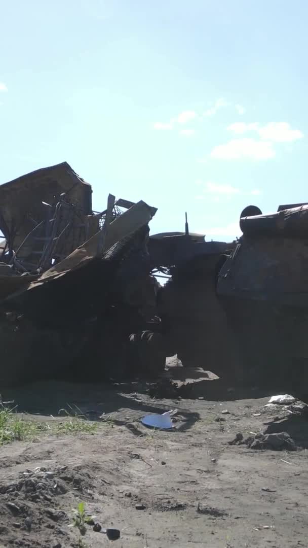 우크라이나 부카에서 파괴된 하드웨어의 — 비디오